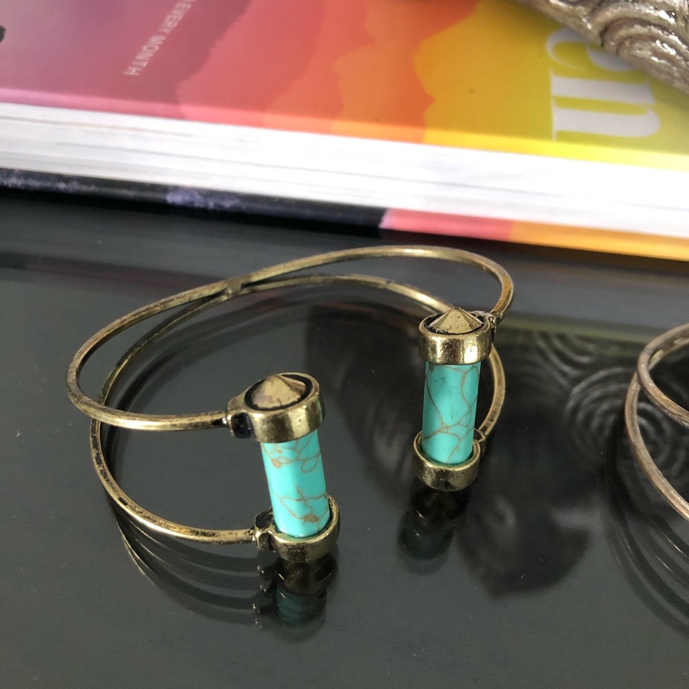 Turquoise stone bracelet
